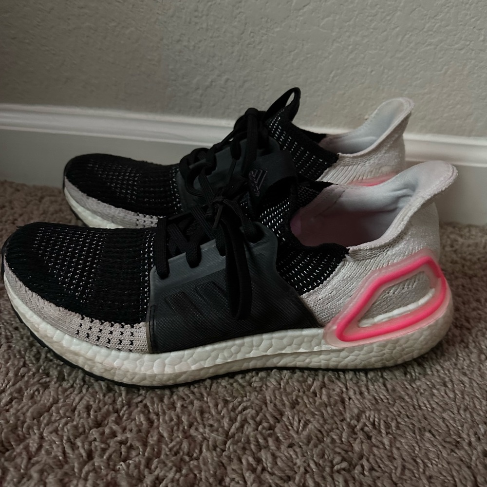 ADIDAS ULTRABOOST